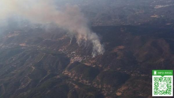 Imagen aérea del incendio de Almonaster la Real (Huelva). Imagen aérea del incendio de Almonaster la Real (Huelva).