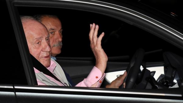 El rey Juan Carlos, llegando a la Quirón El rey Juan Carlos, llegando a la Quirón