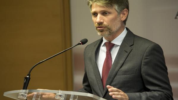 El Diputado Regional Del Partido Popular, Víctor Martínez-Carrasco El Diputado Regional Del Partido Popular, Víctor Martínez-Carrasco