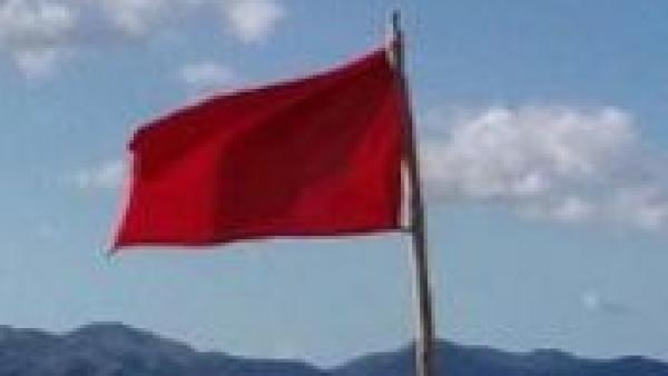 Bandera roja en la playa de Concha-Compostela (Vilagarcía de Arousa, Pontevedra) Bandera roja en la playa de Concha-Compostela (Vilagarcía de Arousa, Pontevedra)