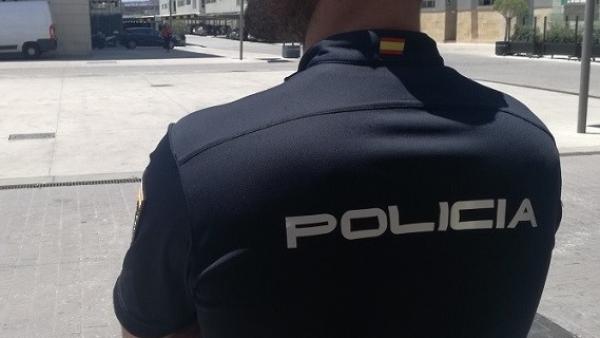 Imagen de recurso de un agente de la Policía Nacional Imagen de recurso de un agente de la Policía Nacional