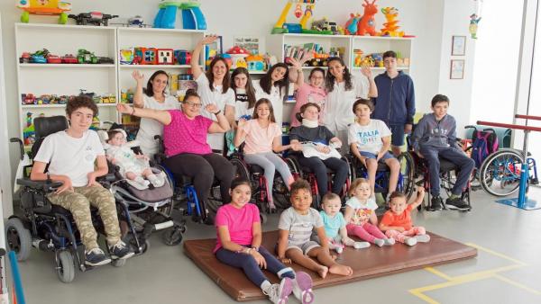 Niños con lesión medular. Niños con lesión medular.