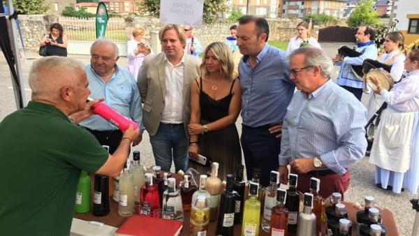 Nota De Prensa Y Foto Feria Reocín Guillermo Blanco Destaca Que La Industria Agroalimentaria Es “Uno De Los Grandes Motores Económicos Del Medio Rural” Nota De Prensa Y Foto Feria Reocín Guillermo Blanco Destaca Que La Industria Agroalimentaria Es “Uno De Los Grandes Motores Económicos Del Medio Rural”