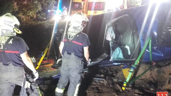 Bomberos 112 en un accidente en Cayón Bomberos 112 en un accidente en Cayón