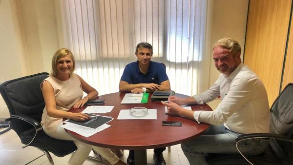 La senadora del Partido Popular por Castellón, Salomé Pradas, se ha reunido con representantes de la Federación de agricultores y ganaderos de Castellón FEPAC-ASAJA La senadora del Partido Popular por Castellón, Salomé Pradas, se ha reunido con representantes de la Federación de agricultores y ganaderos de Castellón FEPAC-ASAJA