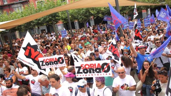 Un momento de la concentración en Aranda. Un momento de la concentración en Aranda.