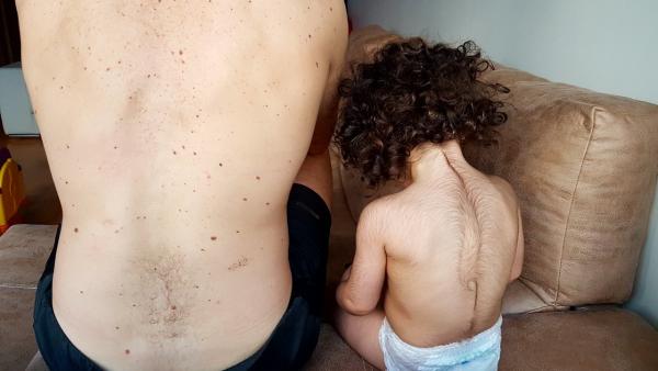 Imagen de la pequeña junto a su padre, Dani Imagen de la pequeña junto a su padre, Dani