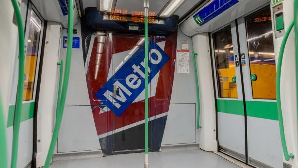 Imagen de recurso del interior de un vagón del Metro de Madrid Imagen de recurso del interior de un vagón del Metro de Madrid