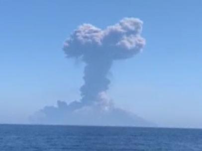 El volcán italiano Estrómboli en erupción