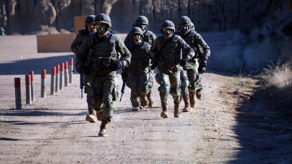Militares de la BRI X durante un ejercicio en la base militar de Cerro Muriano (Córdoba). Militares de la BRI X durante un ejercicio en la base militar de Cerro Muriano (Córdoba).