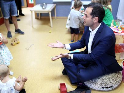 El vicepresidente de la Comunidad de Madrid, Ignacio Aguado, durante la inauguración del nuevo curso escolar 2019-2020 en la Escuela Infantil Palmas Palmitas de la capital madrileña.