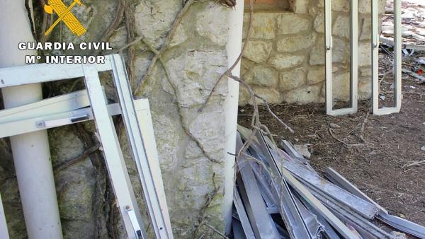 Ventanas que han sido recuperadas por la Guardia Civil. Ventanas que han sido recuperadas por la Guardia Civil.