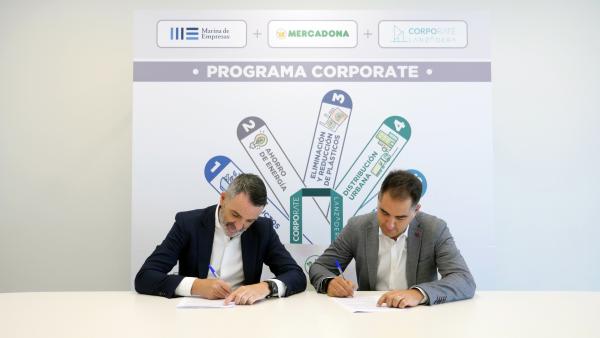 Javier Jiménez Marco, director general de Lanzadera, y Nichan Bakkalian, responsable de Organización de Mercadona, durante la firma del convenio del nuevo Programa Corporate Javier Jiménez Marco, director general de Lanzadera, y Nichan Bakkalian, responsable de Organización de Mercadona, durante la firma del convenio del nuevo Programa Corporate