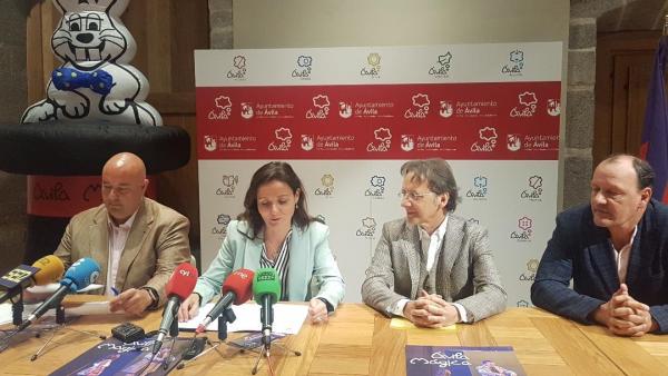 La teniente de alcalde de Empleo, Industria, Comercio y Turismo del Ayuntamiento de Ávila, Sonsoles Prieto, presenta el festival ‘Ávila mágica’. La teniente de alcalde de Empleo, Industria, Comercio y Turismo del Ayuntamiento de Ávila, Sonsoles Prieto, presenta el festival ‘Ávila mágica’.