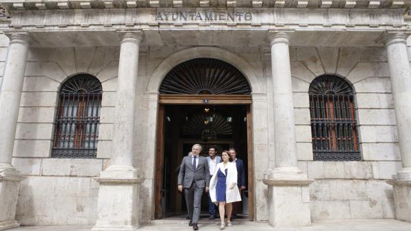 El alcalde de Zaragoza. Jorge Azzcón, y la alcaldesa de Teruel, Emma Buj El alcalde de Zaragoza. Jorge Azzcón, y la alcaldesa de Teruel, Emma Buj