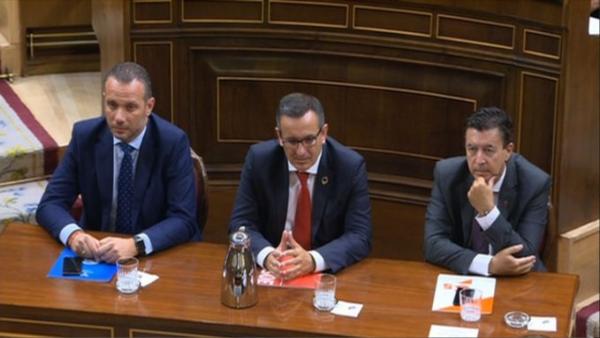 Segado (PP), Conesa (PSOE) y molina (Cs) tras su intervención en el Congreso en defensa de la reforma del Estatuto de Autonomía para la eliminación de los aforamientos Segado (PP), Conesa (PSOE) y molina (Cs) tras su intervención en el Congreso en defensa de la reforma del Estatuto de Autonomía para la eliminación de los aforamientos