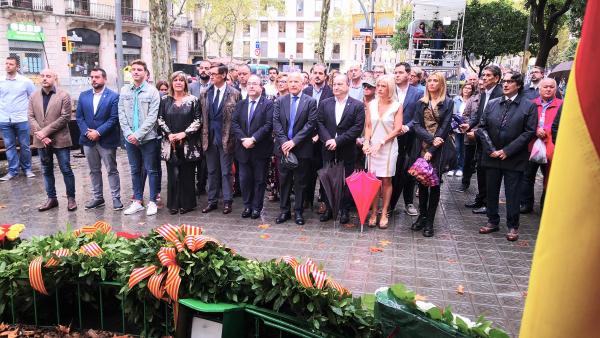 Ofrenda del PSC en la Diada: Núria Marín, Miquel Iceta, José Montilla, Núria Parlon, Josep Maria Sala, David Pérez. Ofrenda del PSC en la Diada: Núria Marín, Miquel Iceta, José Montilla, Núria Parlon, Josep Maria Sala, David Pérez.