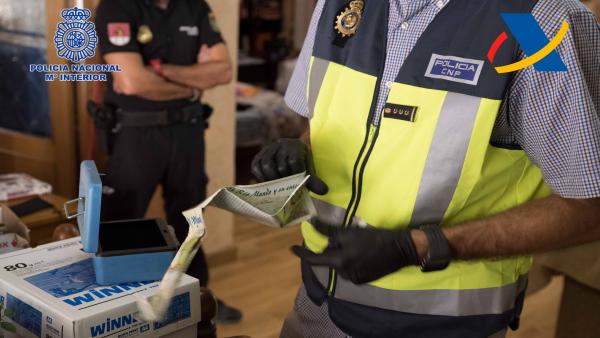 Registro domociliario operación conjunta AEAT y Policía Nacional Registro domociliario operación conjunta AEAT y Policía Nacional
