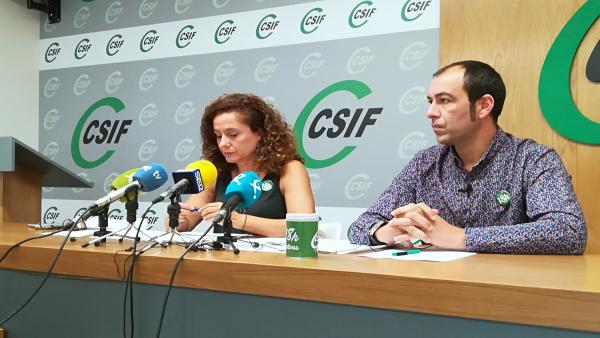 La presidenta de Educación de CSIF Extremadura,Mercedes Barrado, (a la izquierda) y el delegado sindical de CSIF Juan Manuel Dávila en rueda de prensa de CSIF con motivo del inicio del curso educativo en la región La presidenta de Educación de CSIF Extremadura,Mercedes Barrado, (a la izquierda) y el delegado sindical de CSIF Juan Manuel Dávila en rueda de prensa de CSIF con motivo del inicio del curso educativo en la región