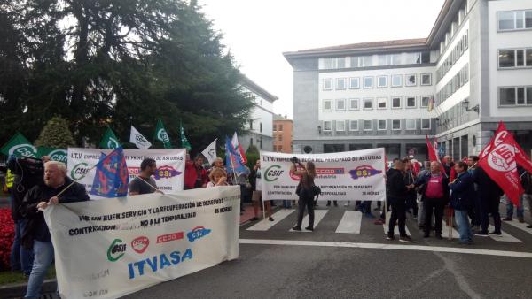 Trabajadores de ITV se movilizan en Oviedo. Trabajadores de ITV se movilizan en Oviedo.