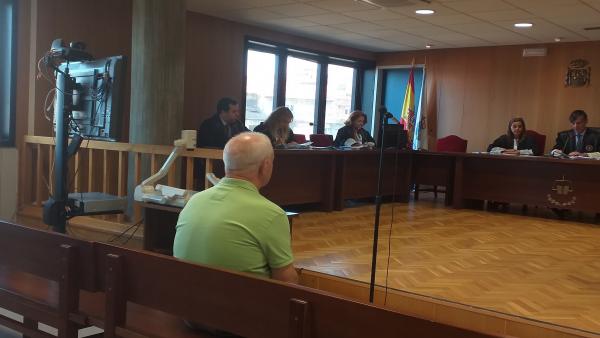 Juicio a un acusado de cobrar durante 6 años la pensión de un fallecido. Juicio a un acusado de cobrar durante 6 años la pensión de un fallecido.