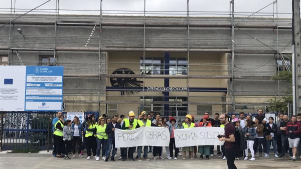 Protesta ante el CEIP de Cervo Protesta ante el CEIP de Cervo