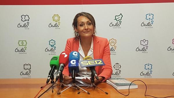 La teniente de alcalde de Servicios Sociales y Hacienda del Ayuntamiento de Ávila, Ángela García, presentado el proyecto de ordenanzas para 2020. La teniente de alcalde de Servicios Sociales y Hacienda del Ayuntamiento de Ávila, Ángela García, presentado el proyecto de ordenanzas para 2020.