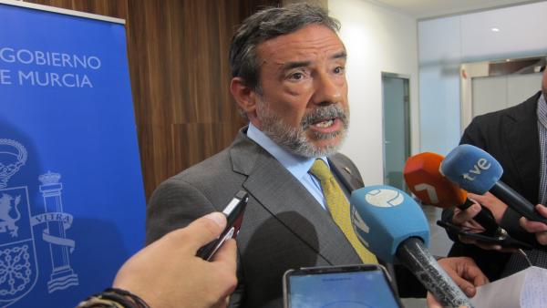 El delegado del Gobierno, Francisco Jiménez, atiende a los medios ante aviso rojo por tormentas en la Región El delegado del Gobierno, Francisco Jiménez, atiende a los medios ante aviso rojo por tormentas en la Región