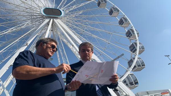 El concejal Jesús Pacheco visita las atracciones de la Feria El concejal Jesús Pacheco visita las atracciones de la Feria