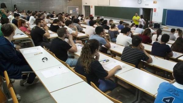 Estudiantes, examenes, EBAU Estudiantes, examenes, EBAU