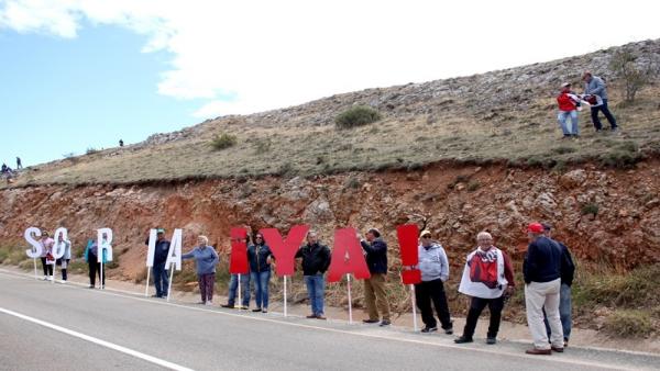 La Plataforma Soria 'Ya' visibiliza su reclamación en el recorrido de la Vuelta Ciclista a España. La Plataforma Soria 'Ya' visibiliza su reclamación en el recorrido de la Vuelta Ciclista a España.