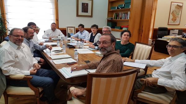El consejero de Vertebración del Territorio, Movilidad y Vivienda del Gobierno de Aragón, José Luis Soro, con su equipo. El consejero de Vertebración del Territorio, Movilidad y Vivienda del Gobierno de Aragón, José Luis Soro, con su equipo.