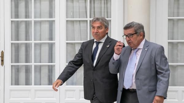 A la derecha de la imagen, Carlos Toscano A la derecha de la imagen, Carlos Toscano
