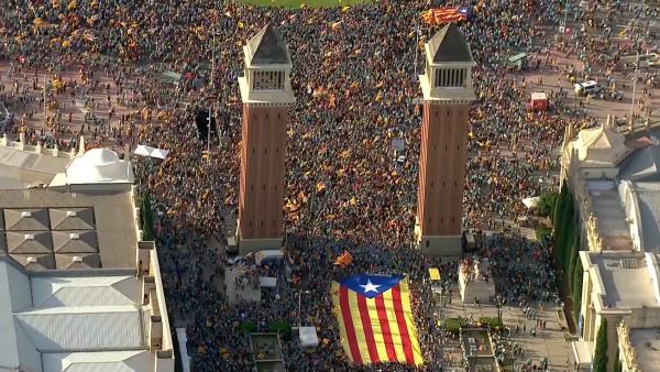 La Guardia Urbana cifra en unos 600.000 los asistentes a la Diada. La Guardia Urbana cifra en unos 600.000 los asistentes a la Diada.