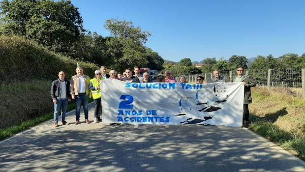 El diputado del PP Álvaro Queipo en la manifestación con trabajadores de Linpac en Pravia. El diputado del PP Álvaro Queipo en la manifestación con trabajadores de Linpac en Pravia.