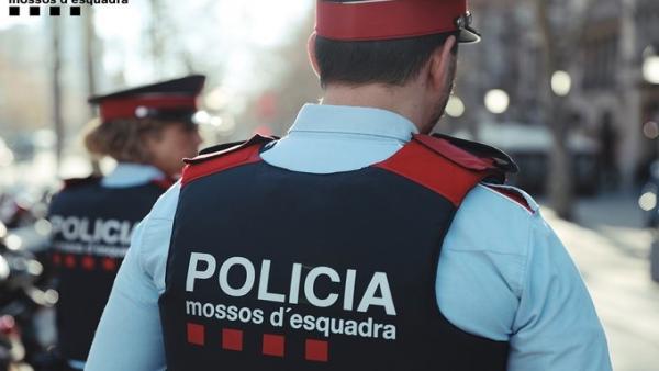 Agentes de patrulla de los Mossos d'Esquadra, en una imagen de archivo. Agentes de patrulla de los Mossos d'Esquadra, en una imagen de archivo.