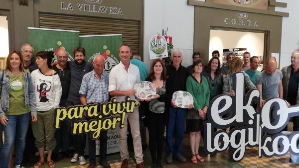 Entrega de los III Premios CPAEN a INTIA y el agricultor ecológico Franco Malucelli Entrega de los III Premios CPAEN a INTIA y el agricultor ecológico Franco Malucelli