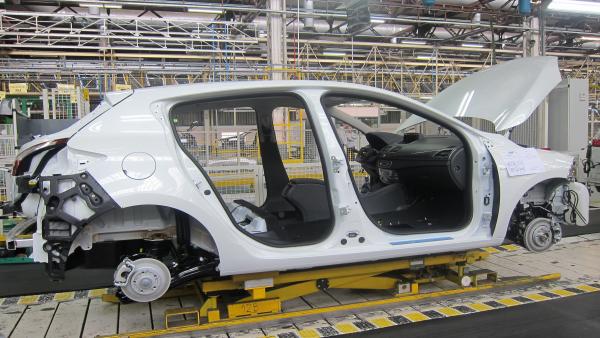 Cadena de montaje en una factoría de Renault Cadena de montaje en una factoría de Renault