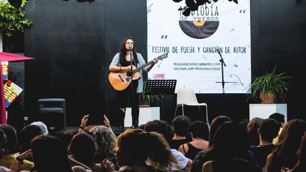 La cantan Titxu Vélez en un concierto en en la Casa Zorrilla de Valladolid en el marco del IV Mediodía de Versos. La cantan Titxu Vélez en un concierto en en la Casa Zorrilla de Valladolid en el marco del IV Mediodía de Versos.