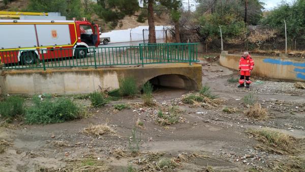 Bomberos de Guadix actúan tras el paso del temporal Bomberos de Guadix actúan tras el paso del temporal