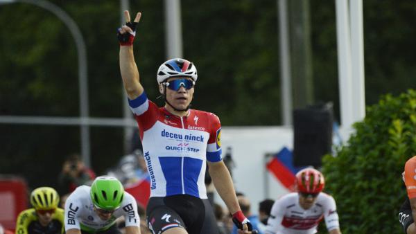 15 September 2019, Spain, Madrid: Dutch cyclist Fabio Jakobsen of Deceuninck - Quick-Step celebrates after winning the final stage of the 2019 edition of the 'Vuelta a Espana' Tour of Spain cycling race, 106,6 km, from Fuenlabrada to Madrid . Photo: Yuzur 15 September 2019, Spain, Madrid: Dutch cyclist Fabio Jakobsen of Deceuninck - Quick-Step celebrates after winning the final stage of the 2019 edition of the 'Vuelta a Espana' Tour of Spain cycling race, 106,6 km, from Fuenlabrada to Madrid . Photo: Yuzur