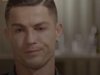 Cristiano Ronaldo rompe a llorar durante una entrevista