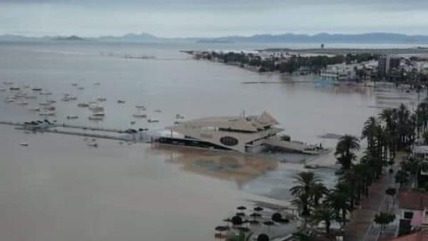La playa de Santiago de la Ribera, desaparecida por la crecida del Mar Menor La playa de Santiago de la Ribera, desaparecida por la crecida del Mar Menor