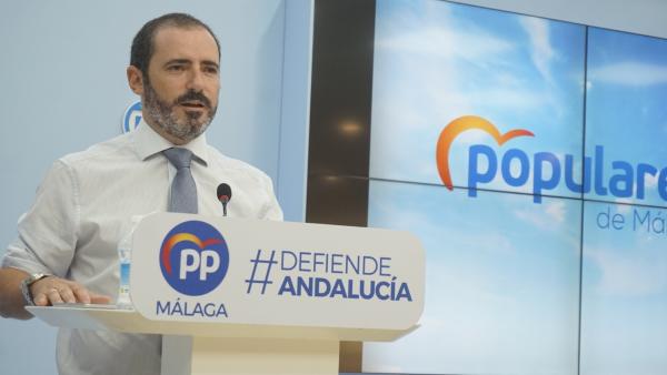 L parlamentario andaluz y portavoz del Partido Popular de Málaga, José Ramón Carmona, en rueda de prensa L parlamentario andaluz y portavoz del Partido Popular de Málaga, José Ramón Carmona, en rueda de prensa