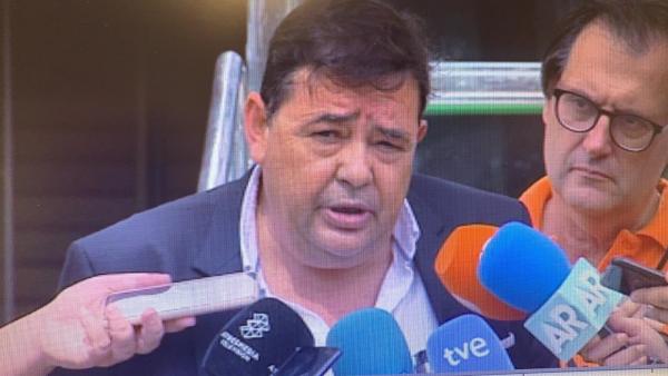 Nicasio Marín hace declaraciones a la puerta del Palacio de Justicia de Almería Nicasio Marín hace declaraciones a la puerta del Palacio de Justicia de Almería