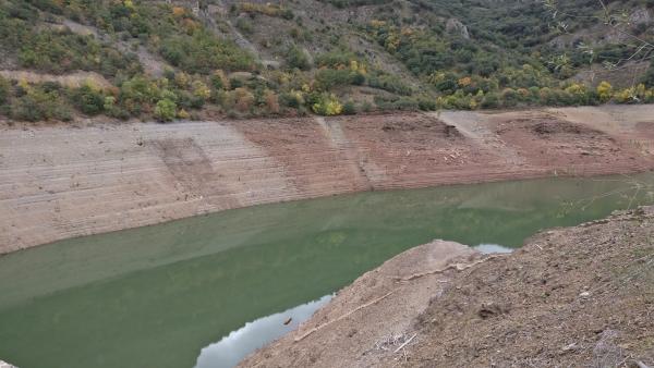 Embalse de Mansilla con poca agua Embalse de Mansilla con poca agua