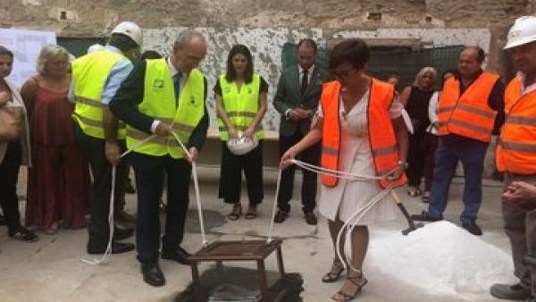 De la Torre y Gámez ponen la primera piedra de la segunda fase de la rehabilitación del convento de San Andrés De la Torre y Gámez ponen la primera piedra de la segunda fase de la rehabilitación del convento de San Andrés