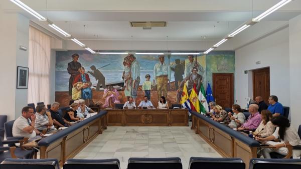 El Ayuntamiento de Rincón de la Victoria celebra la III Mesa Municipal de Turismo para concretar las líneas de actuación en la promoción turística del municipio El Ayuntamiento de Rincón de la Victoria celebra la III Mesa Municipal de Turismo para concretar las líneas de actuación en la promoción turística del municipio