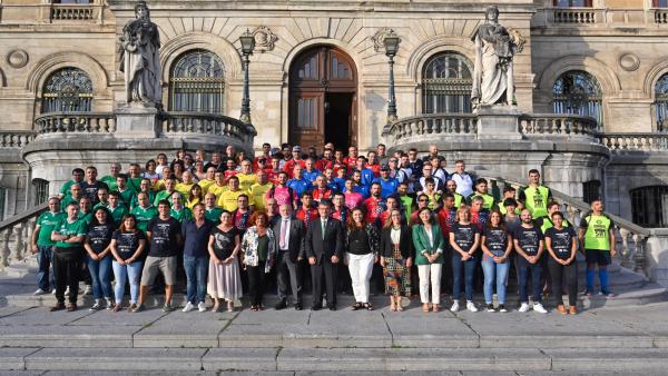 Aburto recibe a los participantes en Mentatlón 2019 Aburto recibe a los participantes en Mentatlón 2019