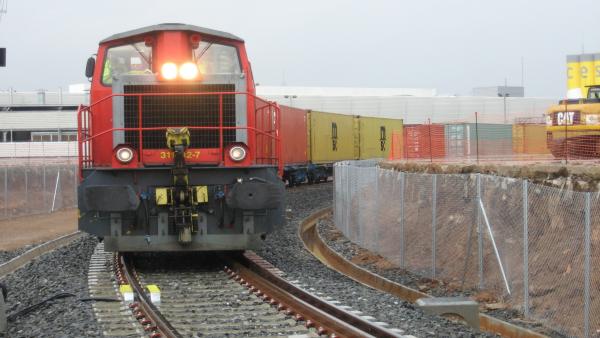 Un tren de mercancías Un tren de mercancías